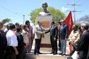 Inauguran Plaza en honor al Presidente Ho Chi Minh en Santo Domingo